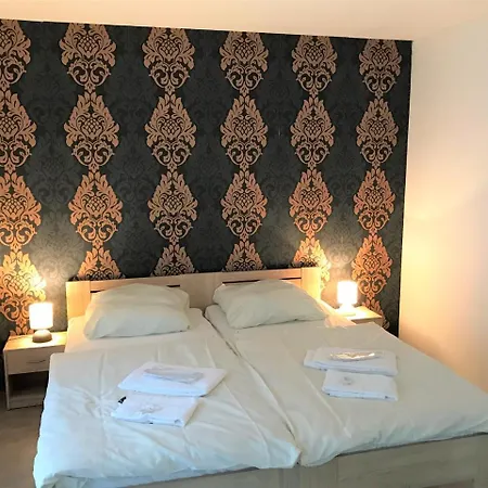 Hof Guest house *